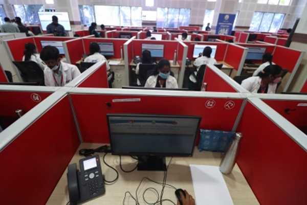 यूक्रेन संकट: विदेश मंत्रालय के नियंत्रण कक्ष को 13 हजार कॉल, 9 हजार ई-मेल मिले यूक्रेन संकट: विदेश मंत्रालय के नियंत्रण कक्ष को 13 हजार कॉल, 9 हजार ई-मेल मिले